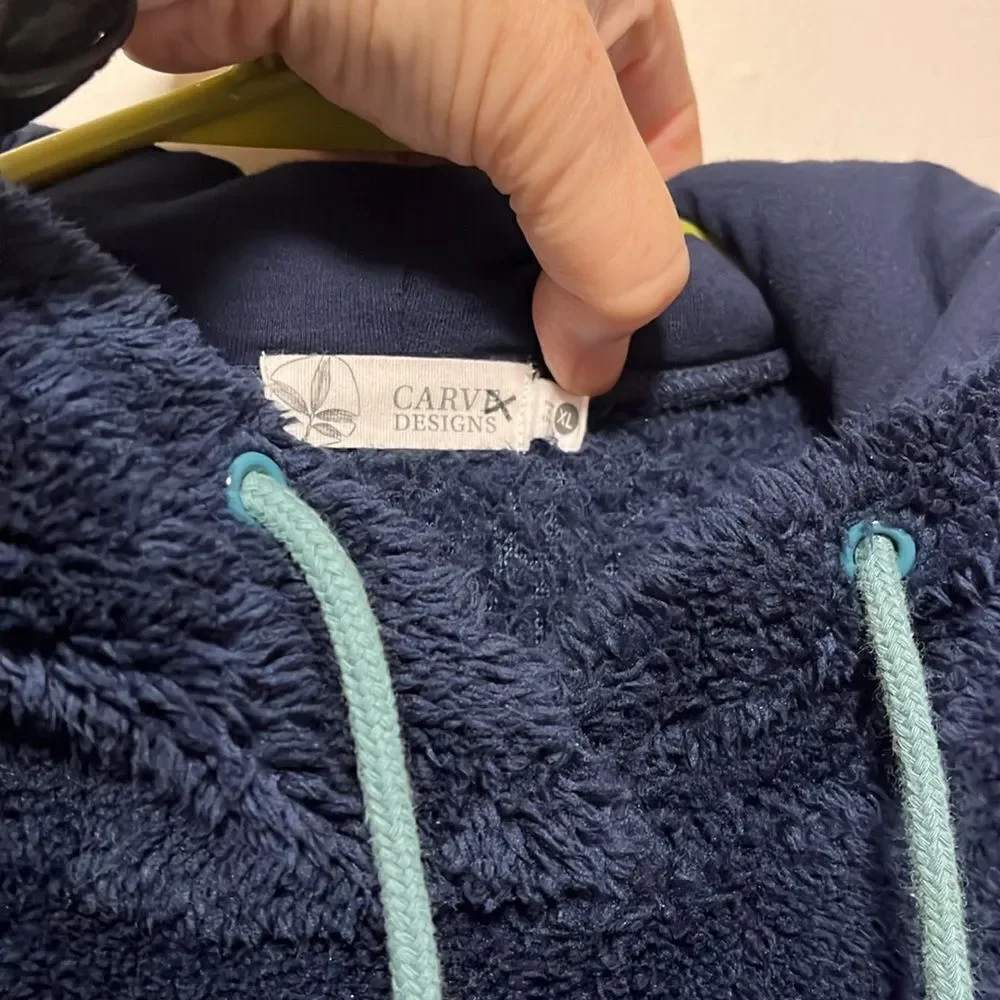 EXCELLENT CONDITION WOMEN’S CARVE DESIGNS BRIE SHERPA NAVY HOODIE SIZE XL